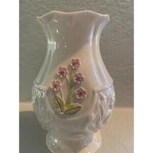 Belleek Irish Porcelain 6” Water Elves Vase Visitor’s Center Exclusive 1997-2000